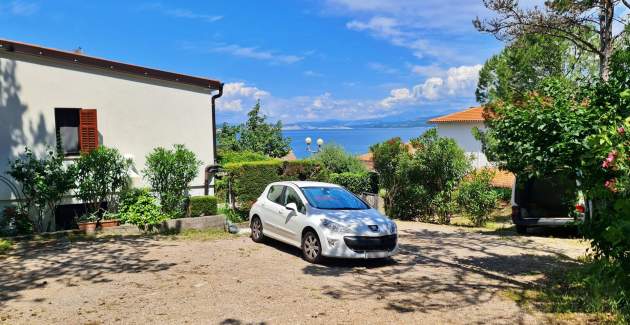 Apartment Beakovic – 40 m from the Sea