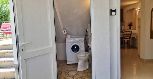 Apartment Beakovic – 40 m from the Sea