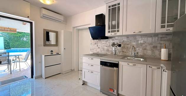 Apartman Željko A2 s bazenom