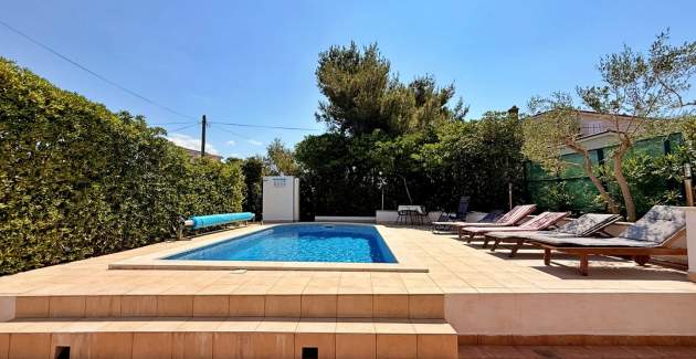Apartman Željko A2 s bazenom