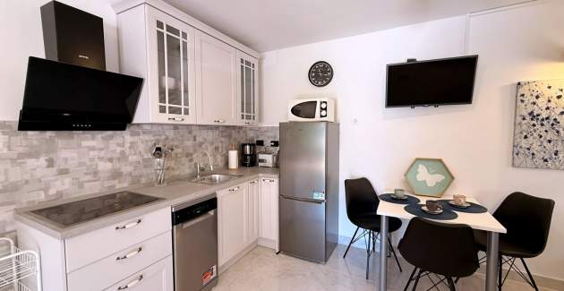 Apartman Željko A2 s bazenom