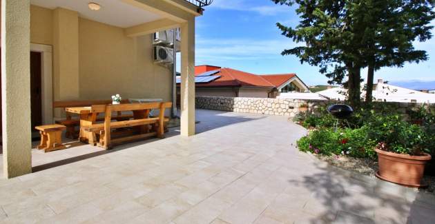 Apartment Ivanka A4 – 180 m from the Sea