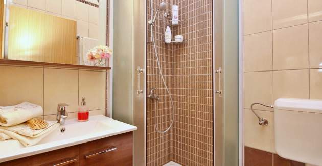 Apartment Ivanka A4 – 180 m from the Sea