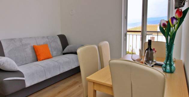 Apartment Ivo 1 – Sea View and Balcony