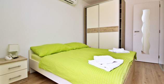 Apartment Ivo 1 – Sea View and Balcony