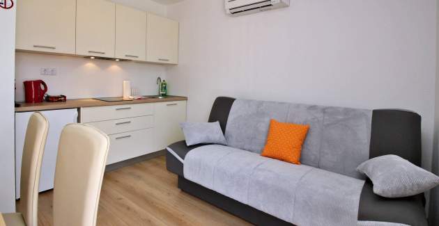 Apartment Ivo 1 – Sea View and Balcony