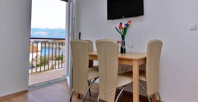 Apartment Ivo 1 – Sea View and Balcony
