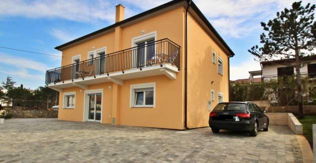 Apartment Ivo 1 – Sea View and Balcony