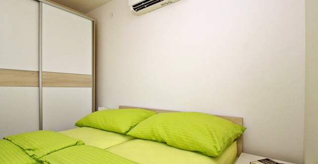 Apartment Ivo 2 – Sea View, Near Beach