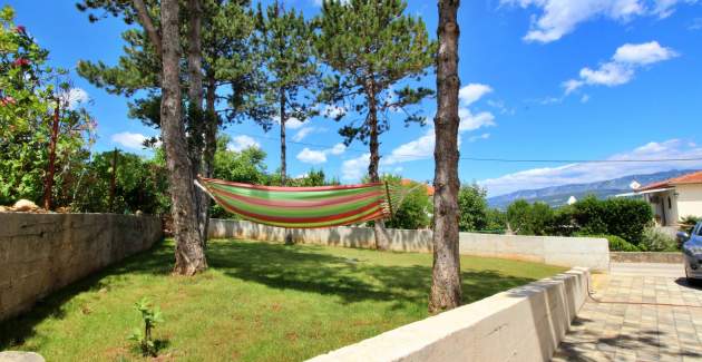 Apartment Ivo 2 – Sea View, Near Beach