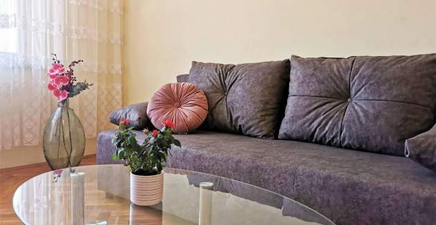 Apartment Jakominic – 400 m from the Sea