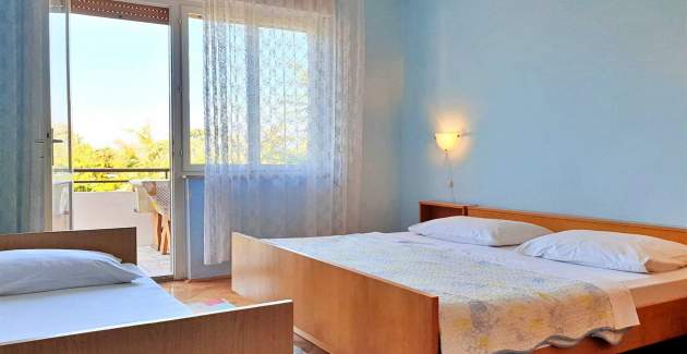 Apartment Jakominic – 400 m from the Sea