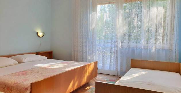 Apartment Jakominic – 400 m from the Sea