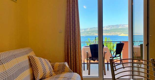 Apartment Koraljka 1 – Sea View