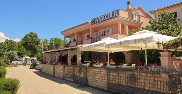 Apartment Koraljka 1 – Sea View