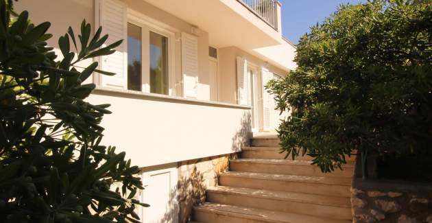 Apartment Kristijan – Seafront & Sea View