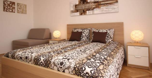 Apartment Kristijan – Seafront & Sea View