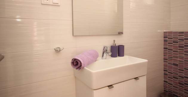 Apartment Kristijan – Seafront & Sea View