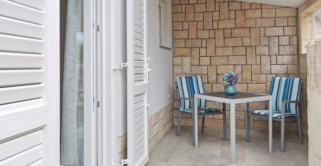 Seafront Studio Apartment Kristijan More