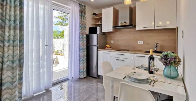 Seafront Studio Apartment Kristijan More