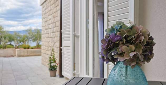 Seafront Studio Apartment Kristijan More