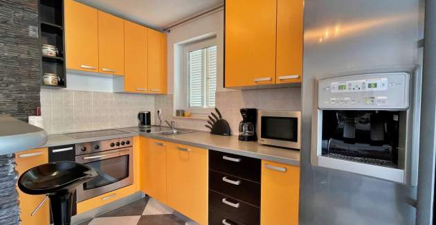 Apartment Sally – 100 m from Sea