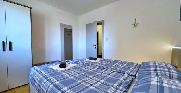 Apartment Neptun 2 – Sea View, 20 m from Sea