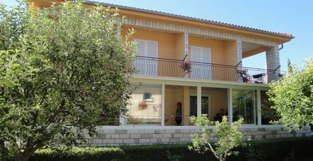 Apartment Nevenka 2 – 70 m from the Sea