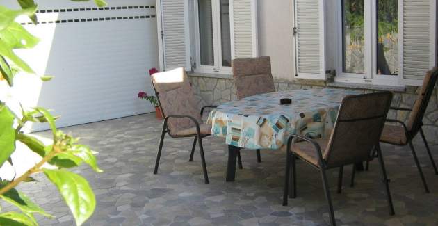 Apartment Nevenka 2 – 70 m from the Sea