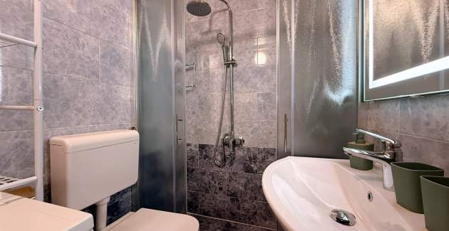 Appartamento Nevenka 3 – Vista mare, 70 m dal mare