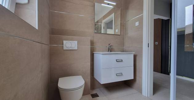 Appartamento Punta Silo B5 – piscina e vista mare