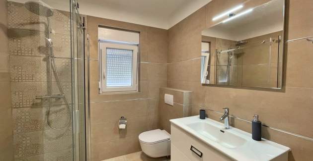 Apartment Punta Silo B1 – Pool and Sea View