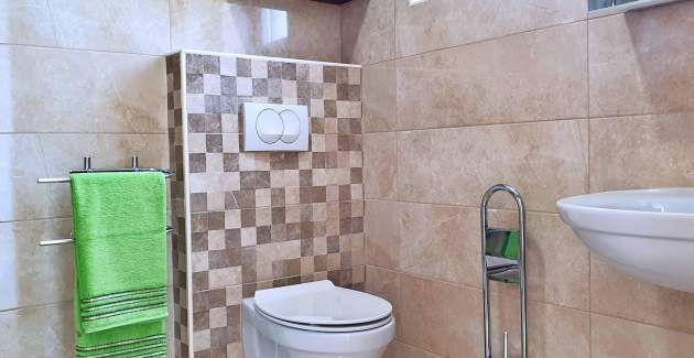 Apartment Rebeka 2 – 160 m from Sea, Balcony