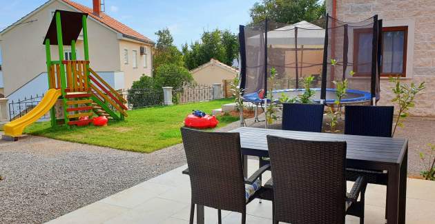 Apartment Rebeka 2 – 160 m from Sea, Balcony