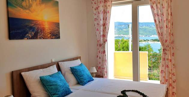 Apartment Rebeka 2 – 160 m from Sea, Balcony