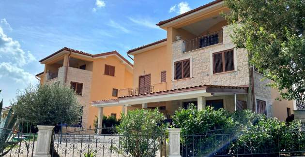 Apartment Rebeka 2 – 160 m from Sea, Balcony