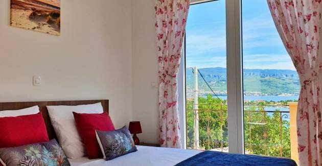 Apartment Rebeka 2 – 160 m from Sea, Balcony