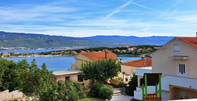 Apartment Rebeka 2 – 160 m from Sea, Balcony