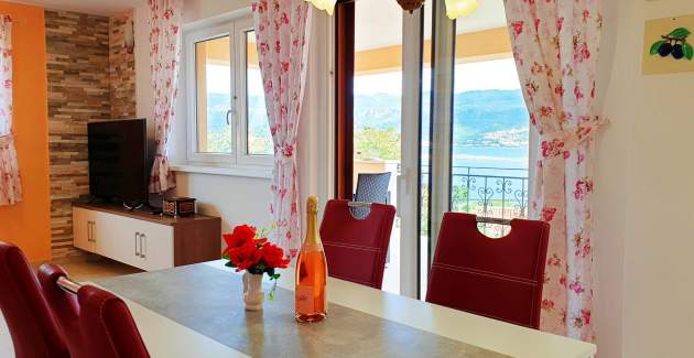 Apartment Rebeka 3 – Sea View, 160 m from Sea