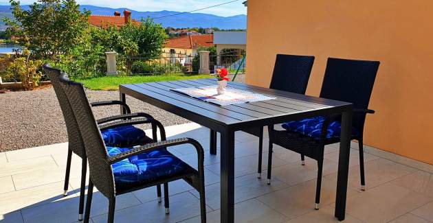 Apartment Rebeka 1 – Sea View, 160 m from Sea