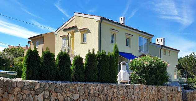 Apartment Savic A4 – 90 m from the Beach