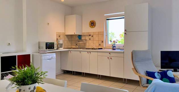 Apartment Savic A4 – 90 m from the Beach