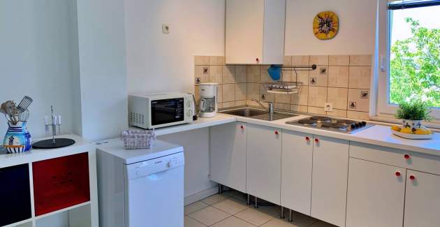 Apartment Savic A4 – 90 m from the Beach