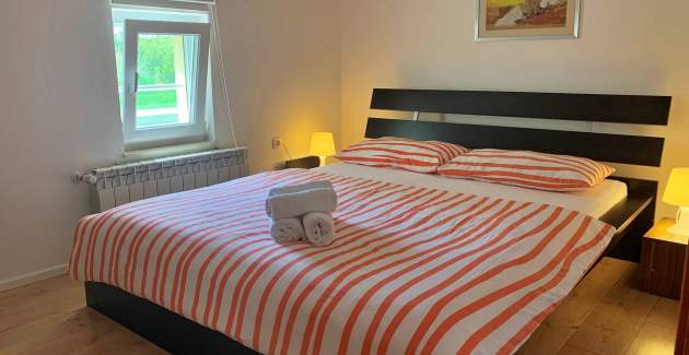 Apartment Savic M – 90 m from the Beach with Sea ​​View