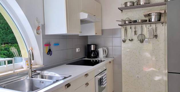 Apartment Savic M – 90 m from the Beach with Sea ​​View