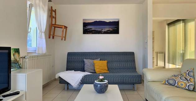 Apartment Savic M – 90 m from the Beach with Sea ​​View