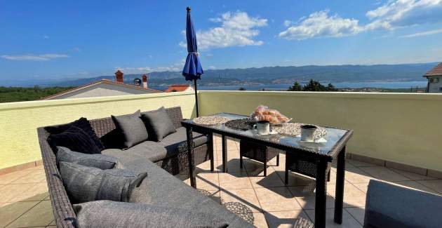 Top Apartment 3 – with Panoramic Sea View