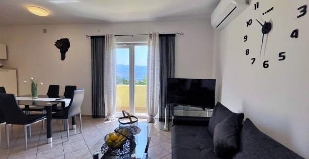 Top Apartment 3 – with Panoramic Sea View