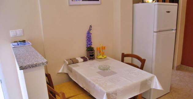 Apartment Nidisa A1 – 90 m from Sea