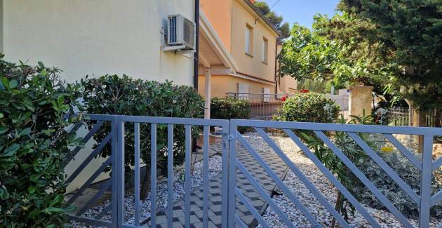 Apartman Brnic AQ P – s natkrivenom Terasom, 90 m od Plaže